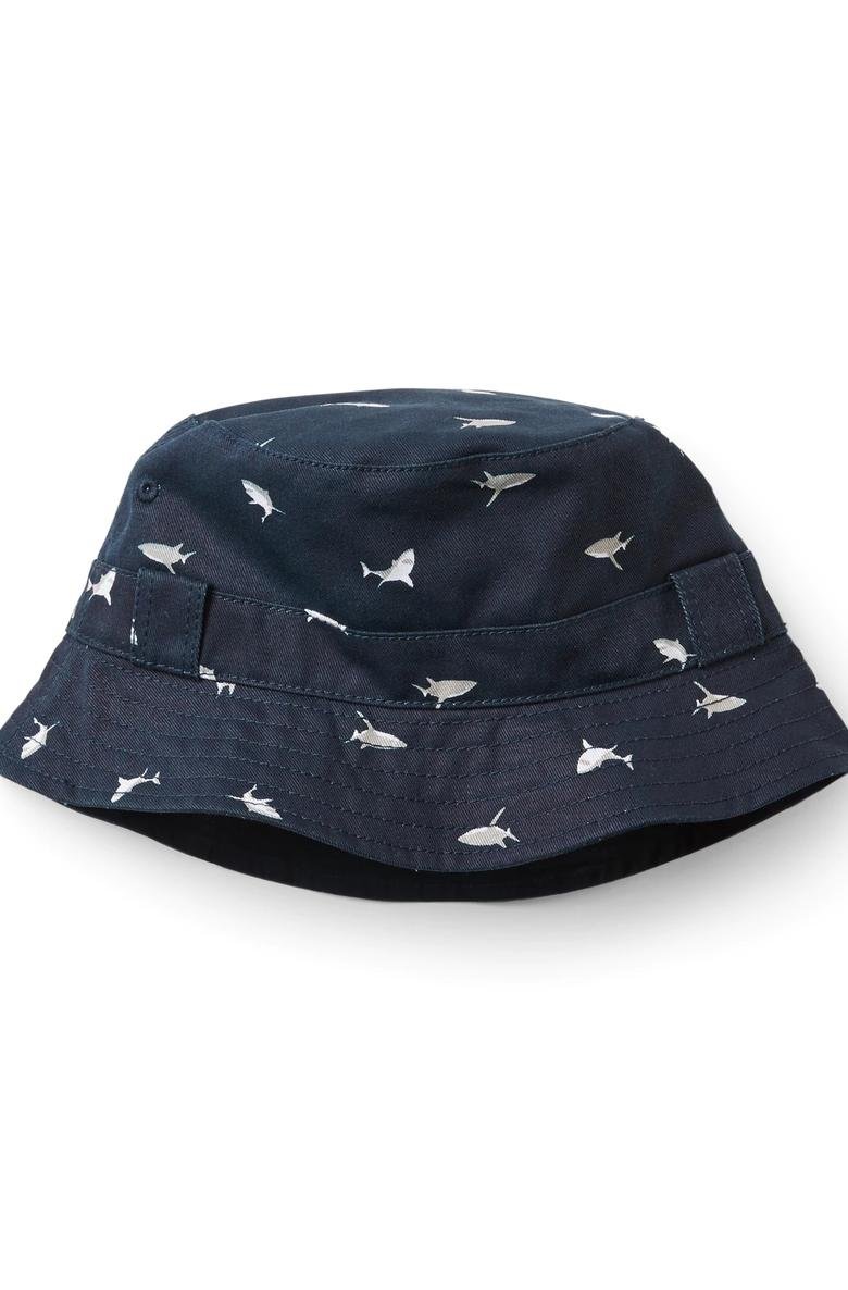  Köpek balığı desenli şapka