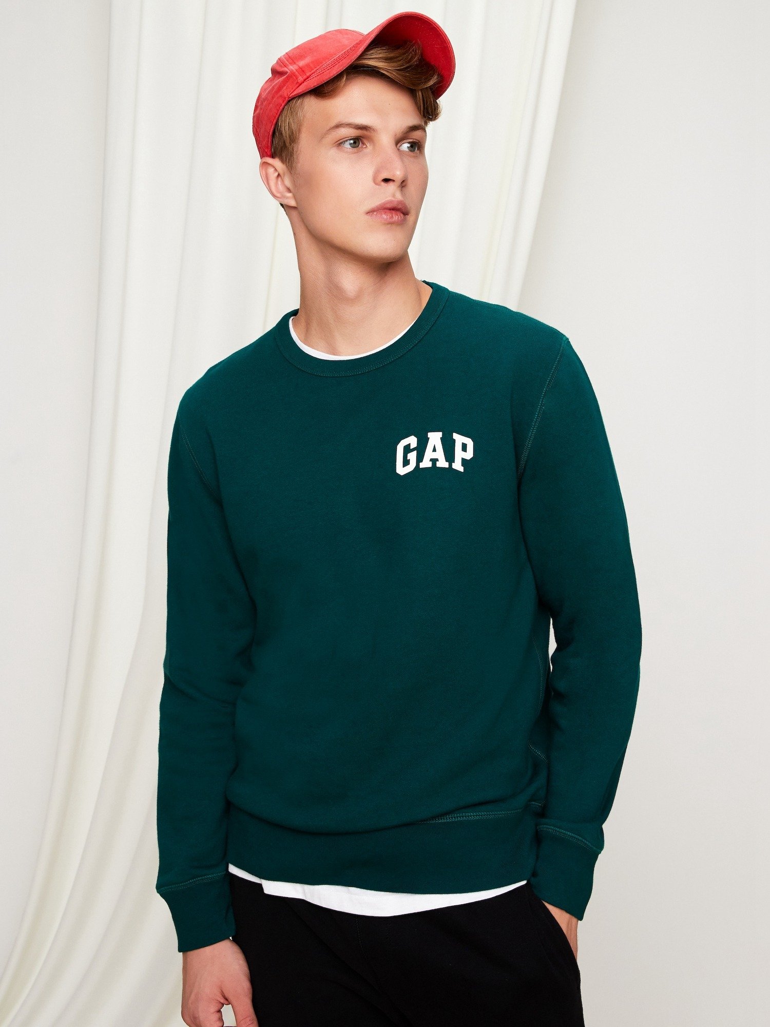 Önü ve Arkası Gap Logo Sıfır Yaka Sweatshirt product image
