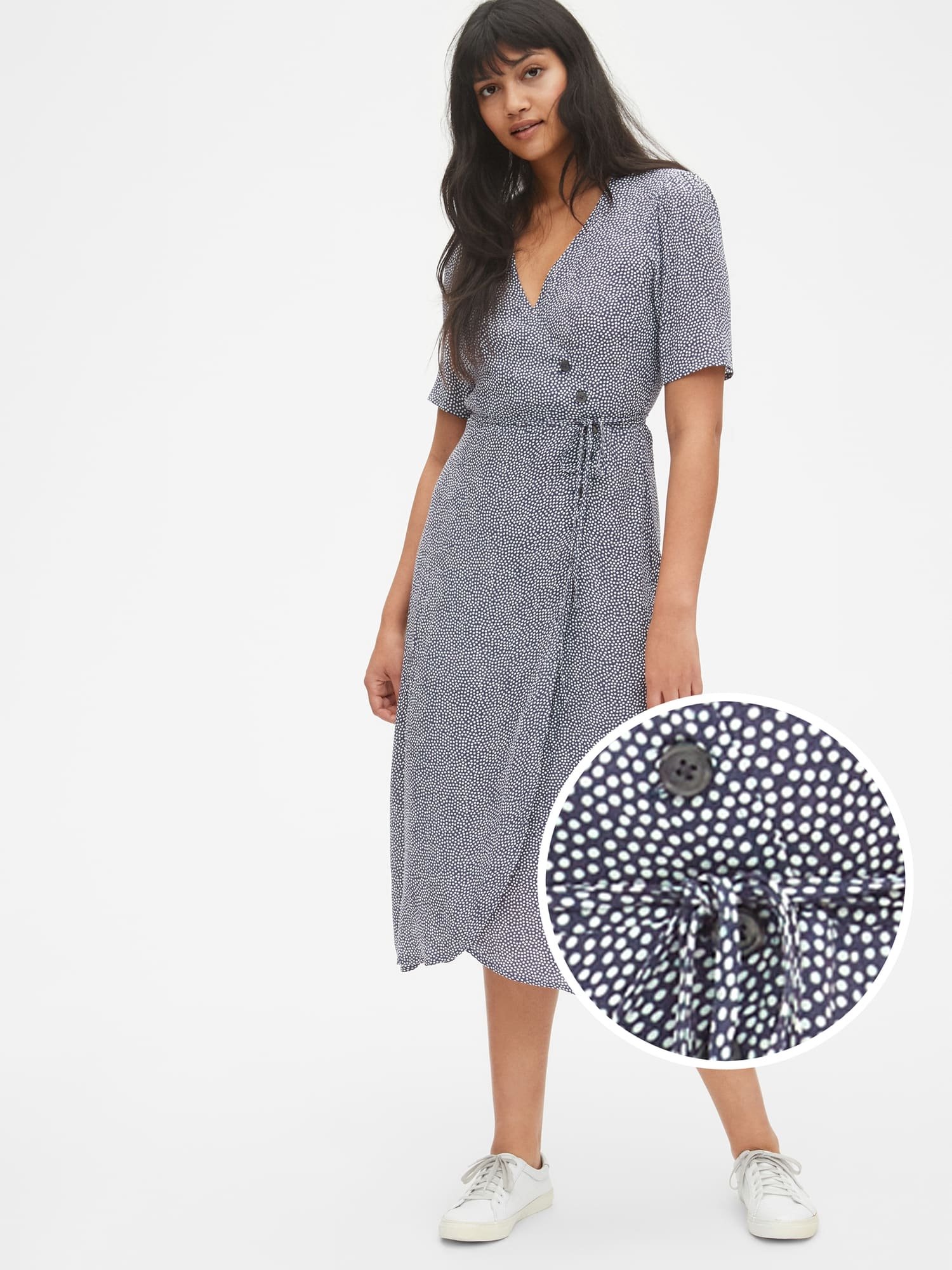 Kısa Kollu Düğme Detaylı Midi Elbise product image