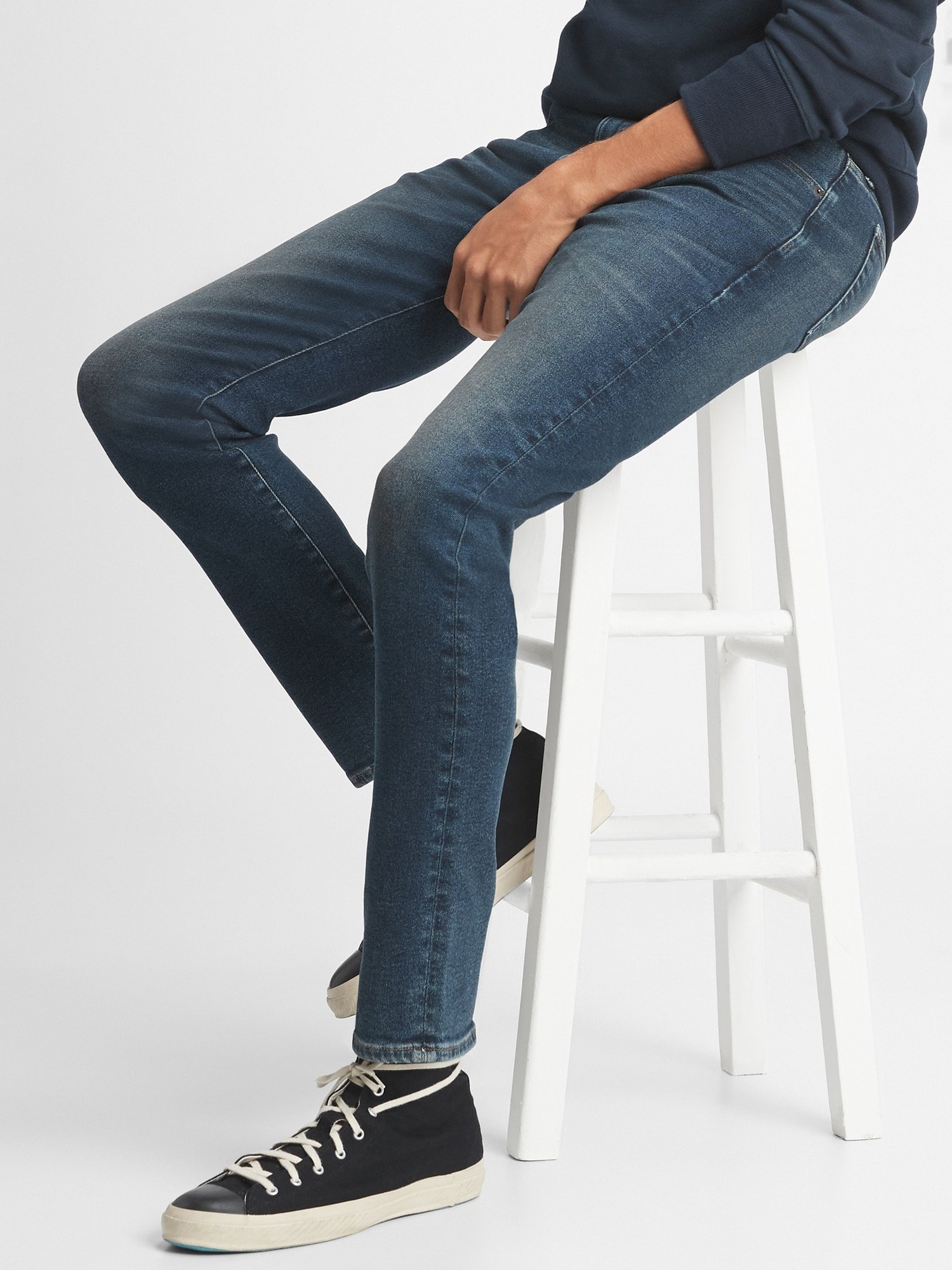 High Rise Slim Taper Jean Pantolon product image