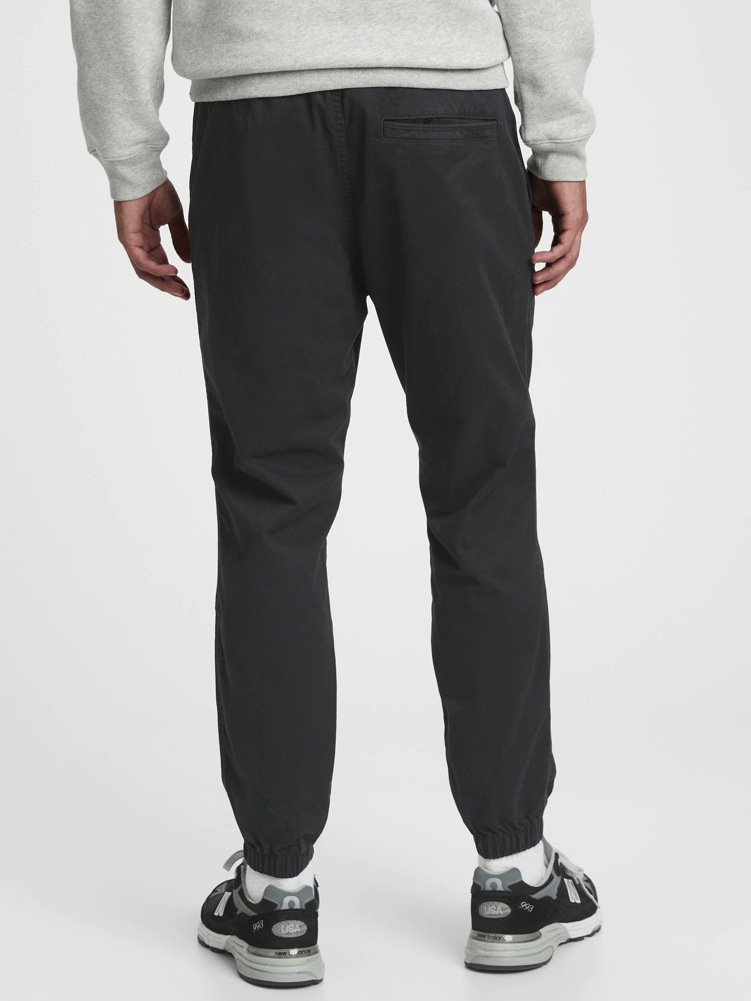 V-ESSENTIAL JOGGER product image