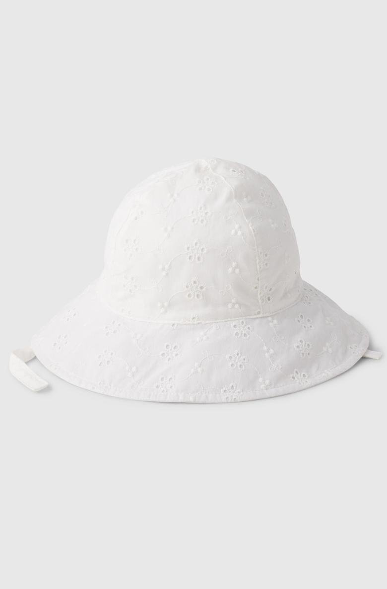  Fisto İşlemeli Şapka