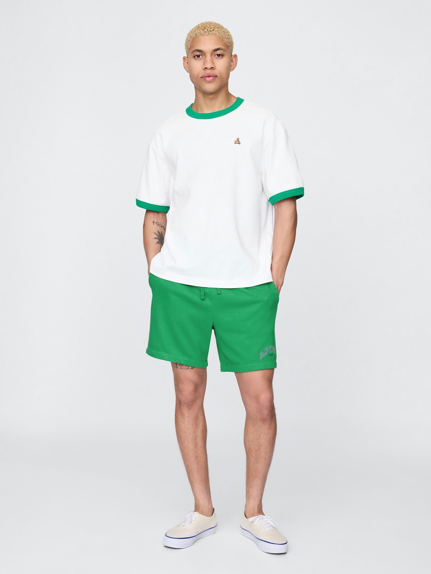 Relaxed Gap Logo Grafik Şort product image