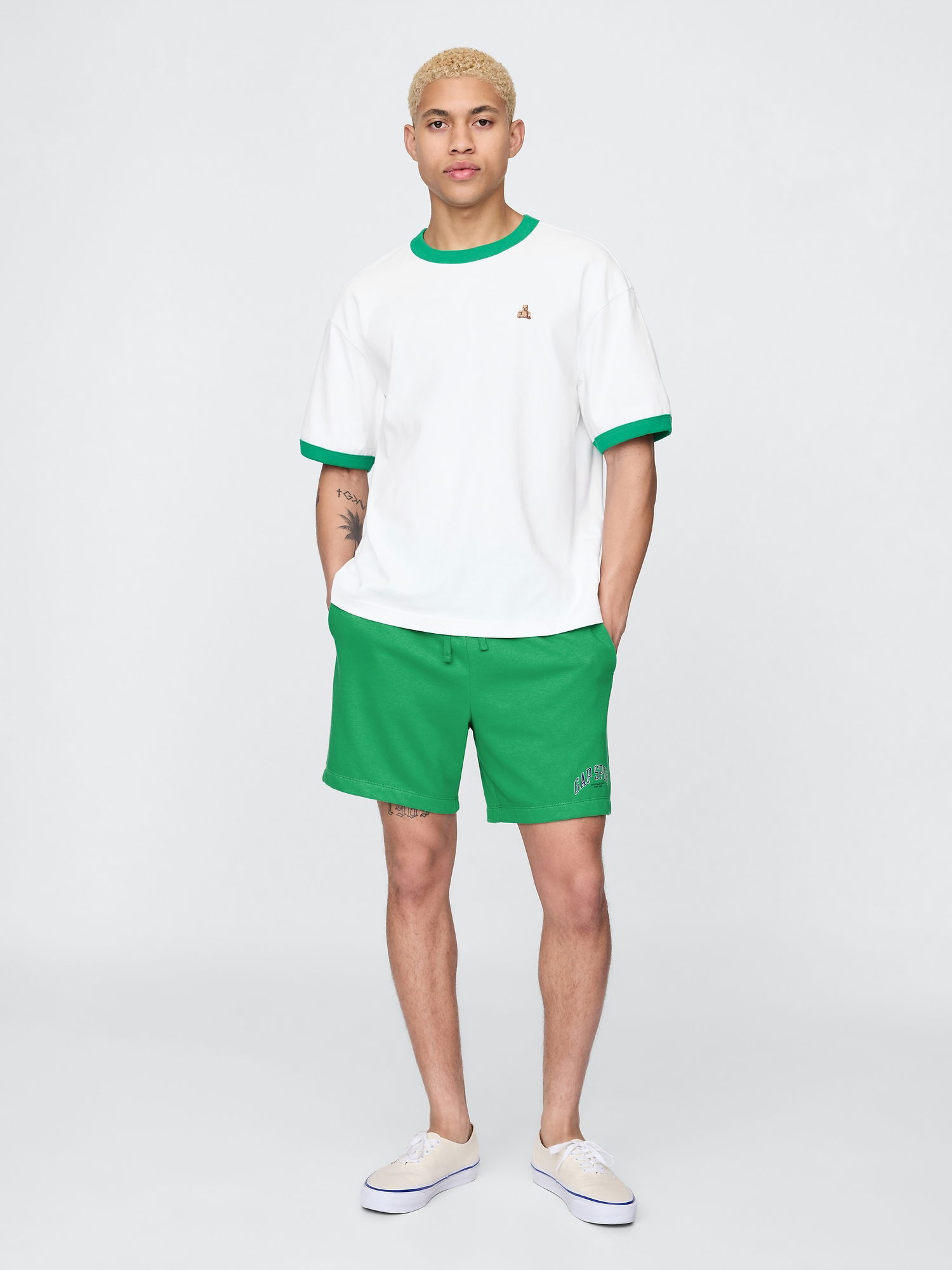 Relaxed Gap Logo Grafik Şort product image