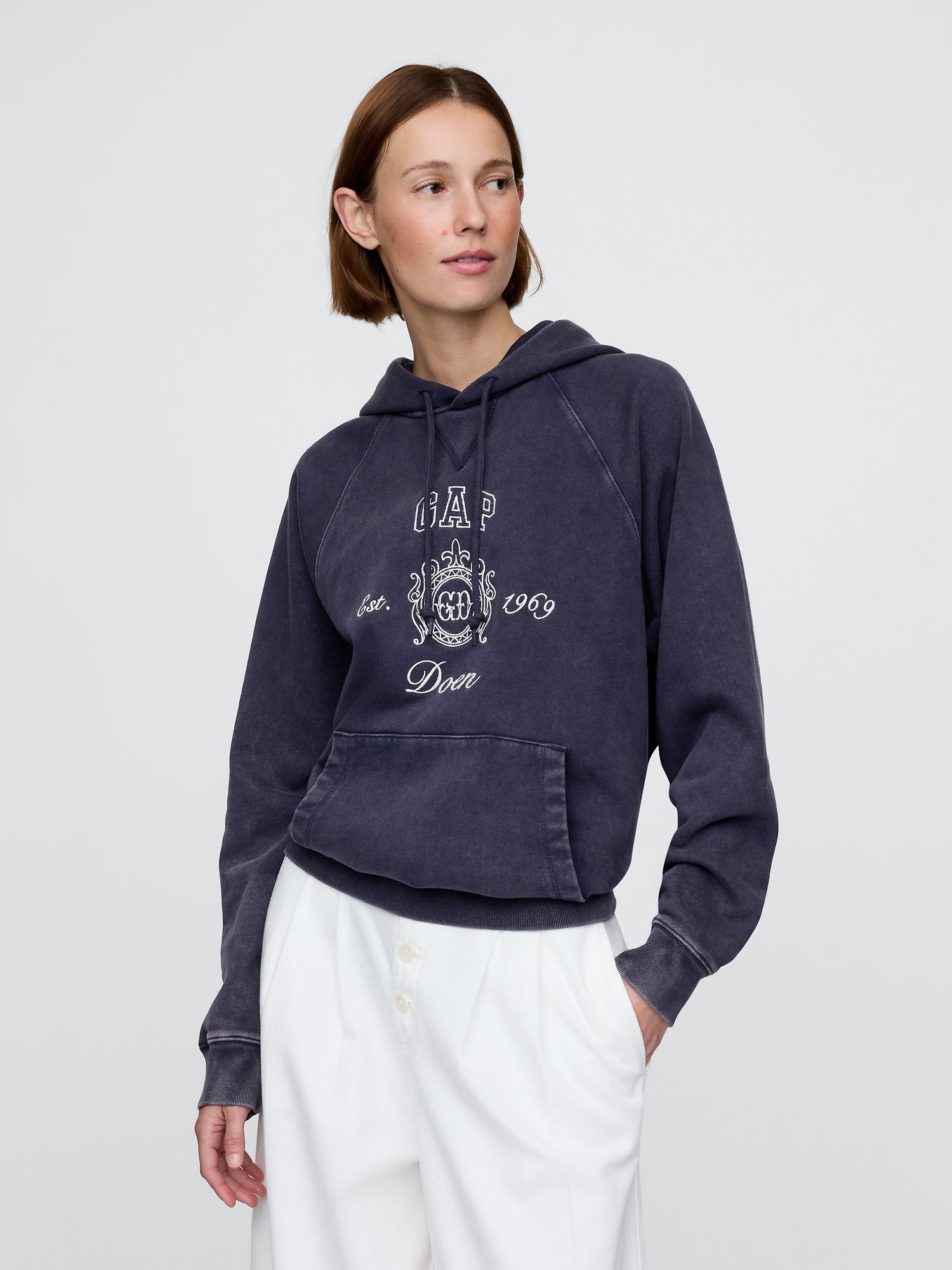 Gap × DÔEN Heavyweight Raglan Gap Logo Sweatshirt product image